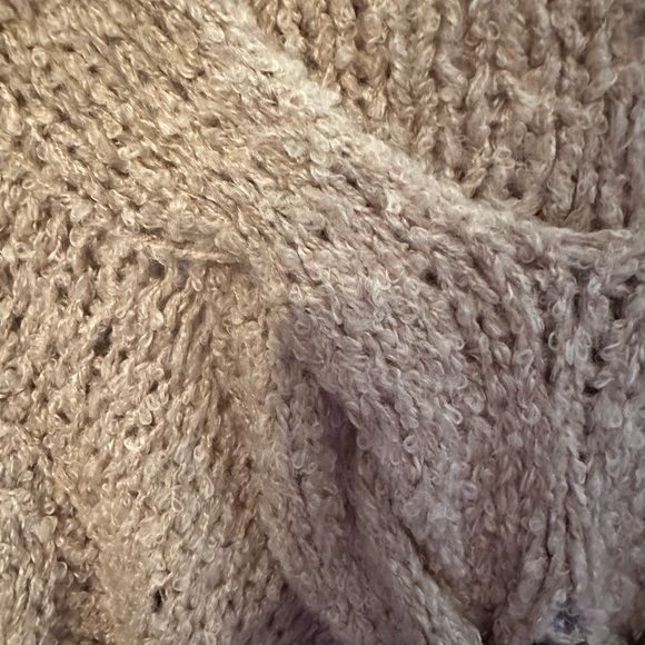 Rumored NWOT sweater. Very oversized. Fits up to large. Hand knitted - Picture 6 of 10